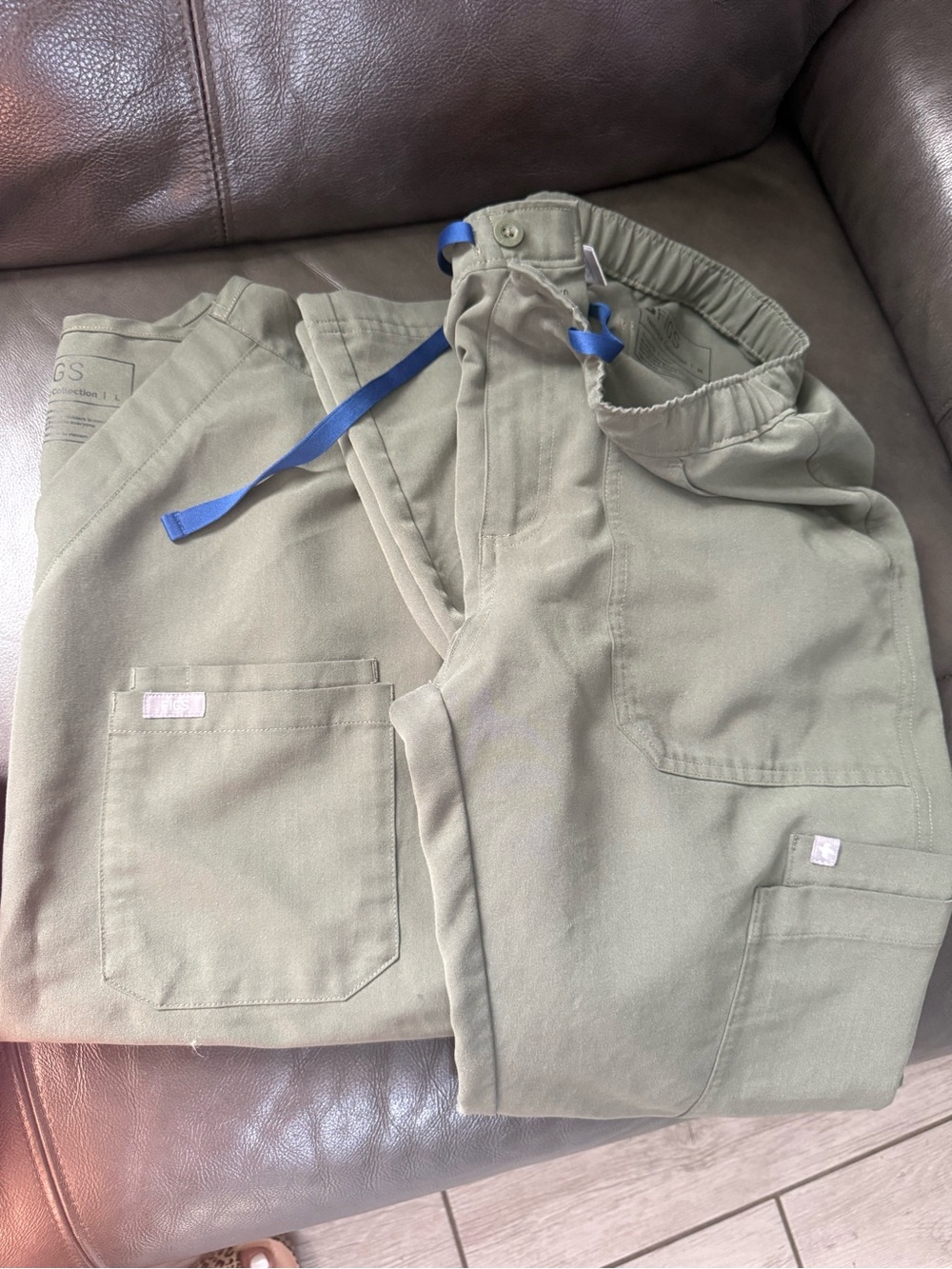 Figs women’s Olive Cargo Pants medium / shirt large